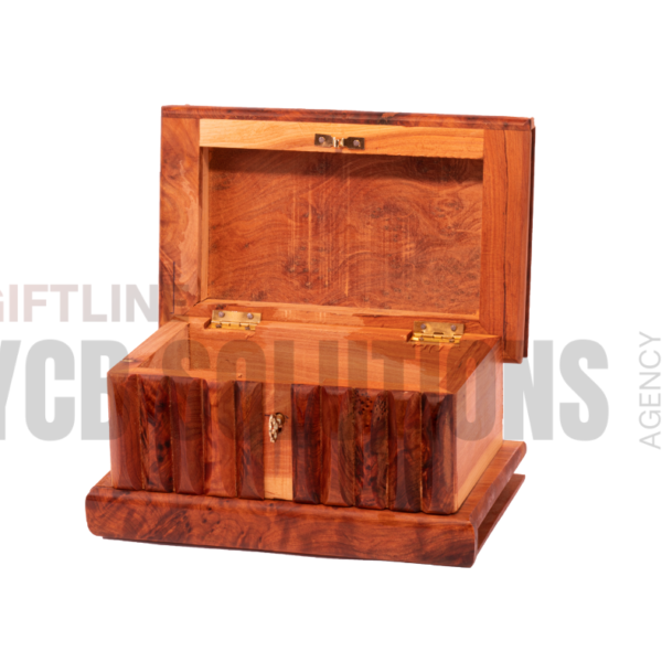 Coffret Traditionnel en Bois Sculpté – Fait Main