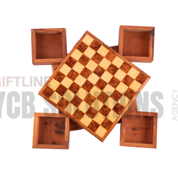 Jeu d’échecs artisanal en bois avec coffret intégré