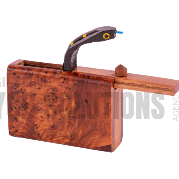 Jeu traditionnel du serpent en bois artisanal