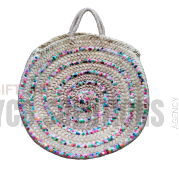 Panier rond en paille tressée avec perles multicolores